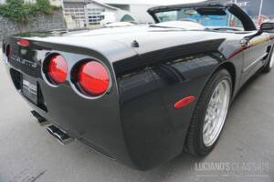 Image 25/48 of Chevrolet Corvette (1998)