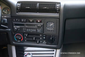 Imagen 11/24 de BMW 325i (1989)