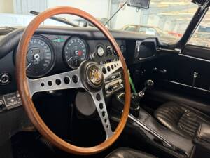 Image 16/18 de Jaguar Type E 4.2 (1967)