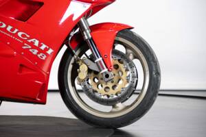 Imagen 28/50 de Ducati 748 S (1996)
