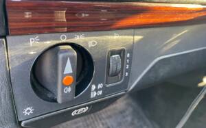 Image 10/19 de Mercedes-Benz E 200 (1993)