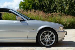 Immagine 18/50 di BMW 320Ci (2001)