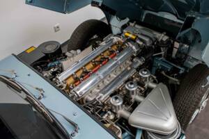 Bild 22/28 von Jaguar E-Type 4.2 (1965)
