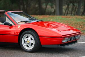 Afbeelding 26/41 van Ferrari 328 GTS (1989)