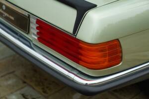 Image 14/50 of Mercedes-Benz 500 SLC (1984)