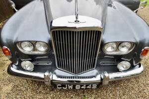 Image 42/50 of Bentley S 3 (1964)