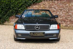 Image 25/50 of Mercedes-Benz 500 SL (1992)
