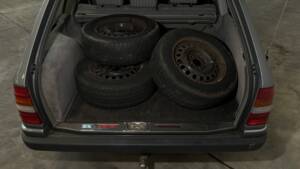 Bild 58/81 von Mercedes-Benz 250 TD (1992)