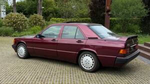 Obraz 4/42 pojazdu Mercedes-Benz 190 E 1.8 Avantgarde "Rosso" (1992)