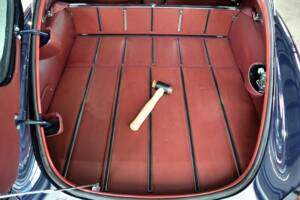 Bild 28/32 von Jaguar E-Type 4.2 (1967)