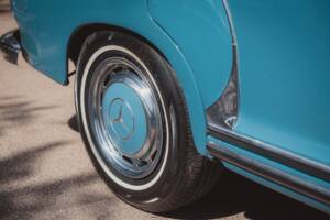 Image 20/50 of Mercedes-Benz 220 a (1956)