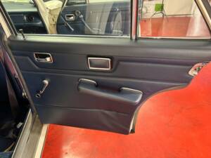 Bild 30/46 von Mercedes-Benz 220 D (1972)