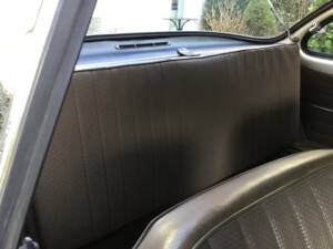 Image 40/83 of Volkswagen Karmann Ghia 1500 (1969)