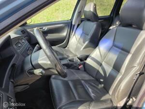 Image 18/40 of Volvo V 70 2.5T (2004)