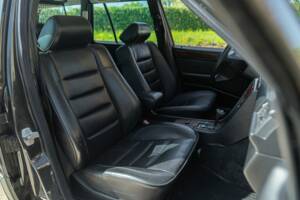 Immagine 23/44 di Mercedes-Benz 200 TE (1992)