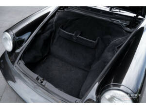 Image 28/28 de Porsche 911 Carrera 4 (1990)