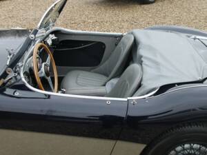 Image 38/42 of Austin-Healey 100&#x2F;4 (BN1) (1955)
