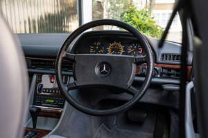 Bild 25/50 von Mercedes-Benz 500 SEL (1984)
