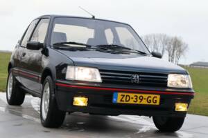 Bild 8/50 von Peugeot 205 GTi 1.9 (1991)