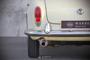 Image 48/49 of Alfa Romeo Giulia 1600 Spider (1964)