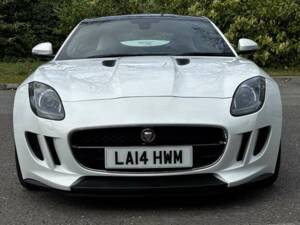 Image 25/50 of Jaguar F-Type (2014)