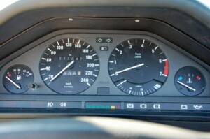 Afbeelding 17/25 van BMW 320i (1990)