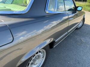 Bild 55/200 von Mercedes-Benz 380 SLC (1980)