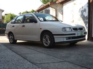 Image 3/50 of SEAT Cordoba 1.6i (1994)
