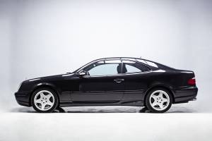 Immagine 5/38 di Mercedes-Benz CLK 55 AMG (2000)