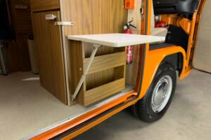 Image 17/59 of Volkswagen T2b Westfalia (1973)
