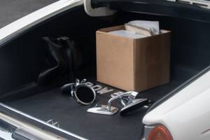 Image 48/50 of Jaguar XJ 6 4.2 (1972)