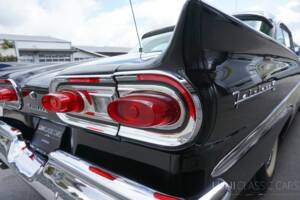 Image 28/77 of Ford Fairlane 500 Club Victoria (1958)
