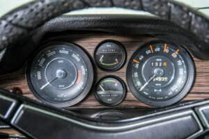 Image 19/50 of Volvo 1800 E (1971)