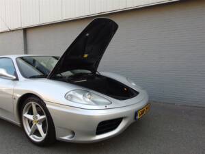 Afbeelding 76/99 van Ferrari 360 Modena (2000)
