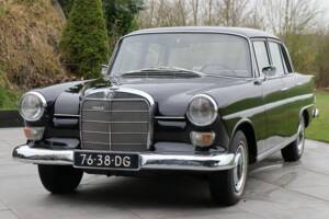 Afbeelding 13/50 van Mercedes-Benz 230 S (1967)