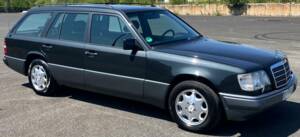 Bild 2/41 von Mercedes-Benz E 220 T (1995)