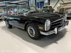 Image 3/19 of Mercedes-Benz 280 SL (1968)