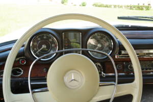 Afbeelding 29/73 van Mercedes-Benz 280 SE (1969)