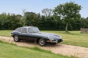 Image 10/25 de Jaguar Type E 4.2 (1964)
