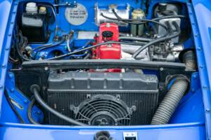 Image 20/45 of MG MGB GT (1964)