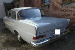 Image 5/8 of Mercedes-Benz 190 c (1965)