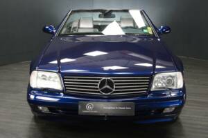 Image 16/49 of Mercedes-Benz SL 500 (2000)