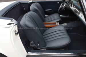Afbeelding 18/31 van Mercedes-Benz 230 SL (1967)