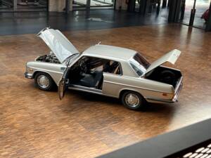 Image 39/41 de Mercedes-Benz 250 C (1970)