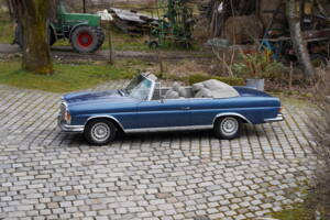 Image 15/18 de Mercedes-Benz 280 SE 3,5 (1970)