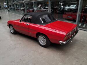 Image 30/38 of Alfa Romeo 2000 Spider Veloce (1978)