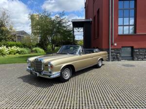 Image 1/39 de Mercedes-Benz 280 SE (1968)