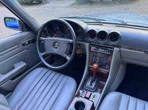 Image 2/8 of Mercedes-Benz 380 SLC (1981)