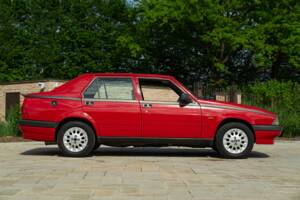 Image 5/45 of Alfa Romeo 75 1.6 (1991)