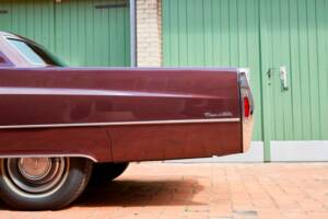 Bild 42/200 von Cadillac Coupe DeVille (1968)